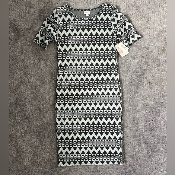 LulaRoe Julia Knit Triangle Print MIDI Dress - Picture 1 of 4